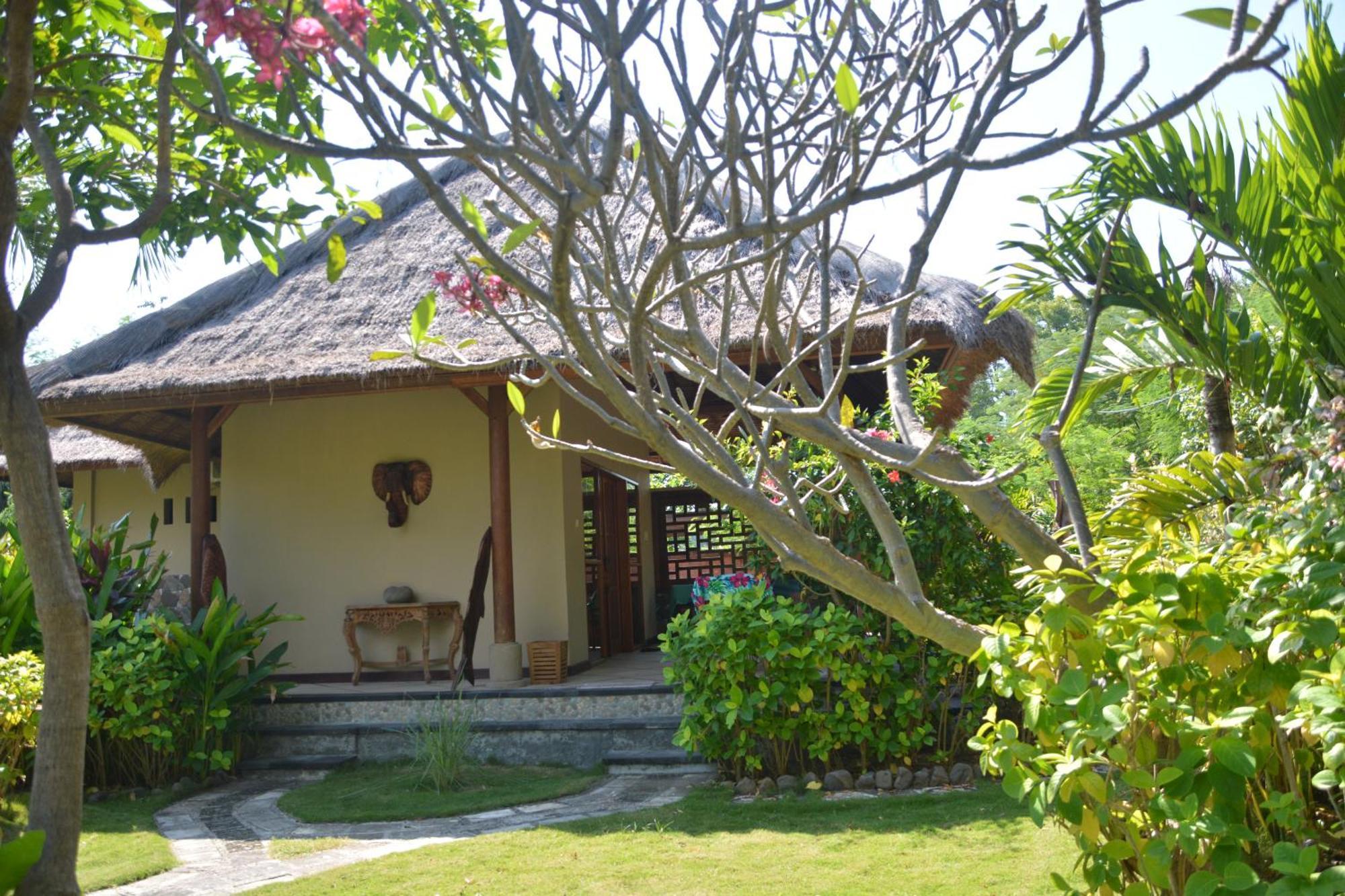 Sunia Loka Bungalows & Dive Center Pemuteran Екстериор снимка